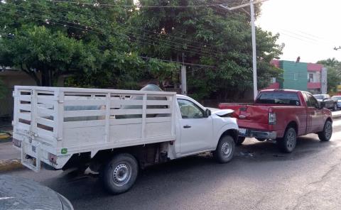 Chocaron camionetas en Salazar y Morelos