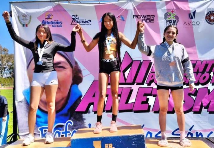 Nathalia Yunuén Ángeles Rojas 3er lugar en 150 metros planos