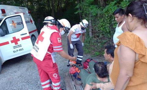 Dama lesionada en fuerte caída    
