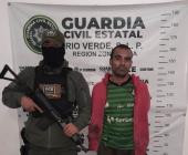Mecánico escondía bolsas de "hierba"