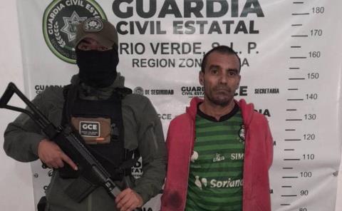 Mecánico escondía bolsas de "hierba"

