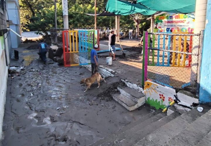 Mantienen suspensión de clases en escuelas afectadas