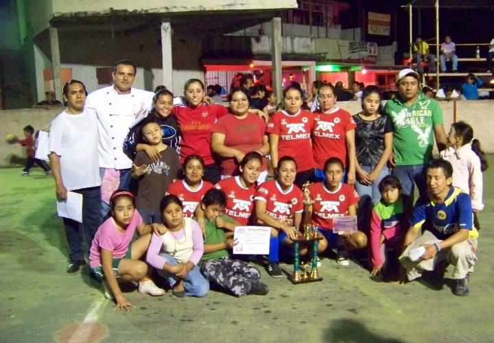 Las Florecitas bicampeonas hace 15 años en estadio Sol