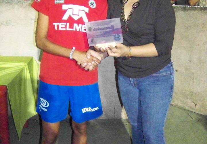 Las Florecitas bicampeonas hace 15 años en estadio Sol