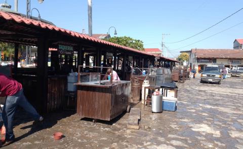 Negocios de comidas se preparan para festividades