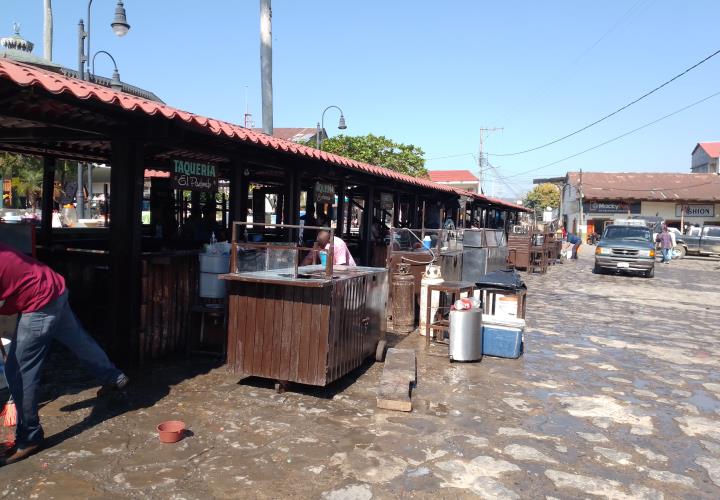 Negocios de comidas se preparan para festividades