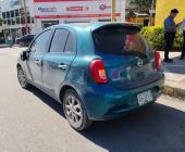 Colisionaron coche y moto en el bulevar                         