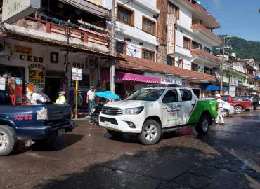Mujer lesionada al sufrir caída