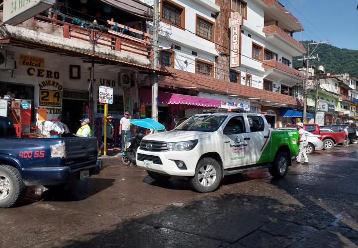 Mujer lesionada al sufrir caída