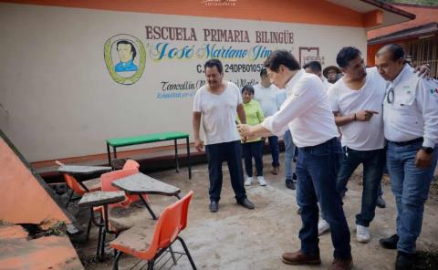 Constata Mario Delgado daños en escuelas de Matlapa
