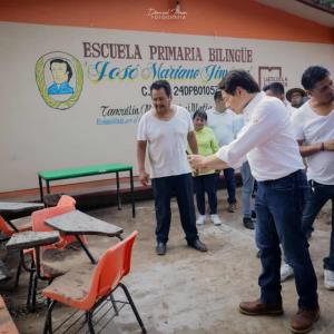Constata Mario Delgado daños en escuelas de Matlapa
