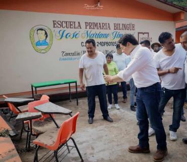 Constata Mario Delgado daños en escuelas de Matlapa