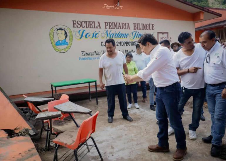 Constata Mario Delgado daños en escuelas de Matlapa
