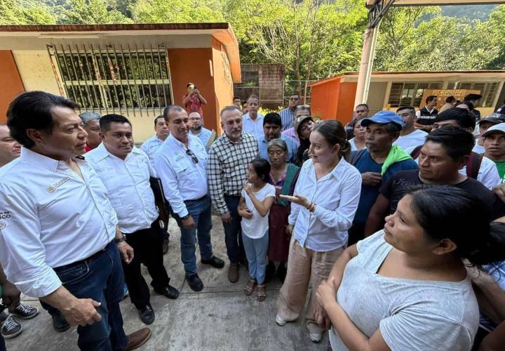 Constata Mario Delgado daños en escuelas de Matlapa
