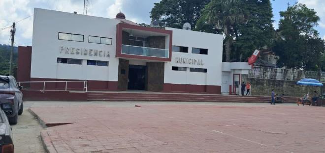 Hundido y sin paga, así Tampacán