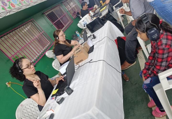 Gestiona DIF aparatos auditivos para pacientes  