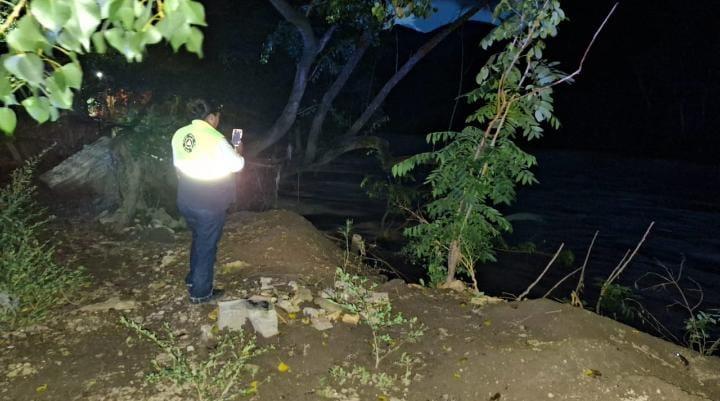Se lanza menor al Moctezuma; lo hallan con vida
