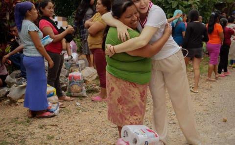 Apoyo sin descanso: Marichuy recorre comunidades damnificadas