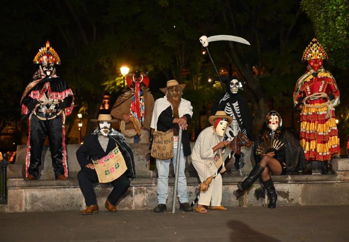 Comparsa de Coles de represento orgullosamente a San Martín