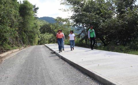 Supervisan obras de movilidad en la zona
