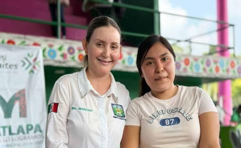 Reparten desayunos escolares en Matlapa