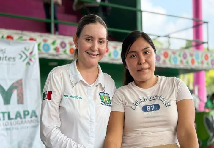 Reparten desayunos escolares en Matlapa
