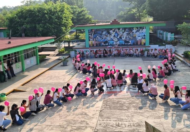 COBACH conmemoró el Día contra el Cáncer de Mama COBACH conmemoró el Día contra el Cáncer de Mama