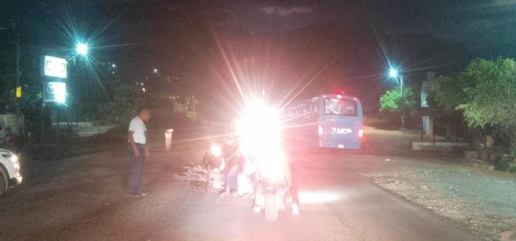 Hombre herido al derrapar moto        Hombre herido al derrapar moto