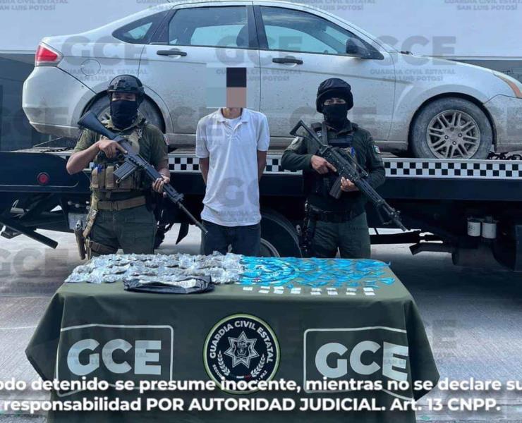VENDEDOR DE DROGA ATRAPADO EN VALLES       
 
VENDEDOR DE DROGA ATRAPADO EN VALLES
