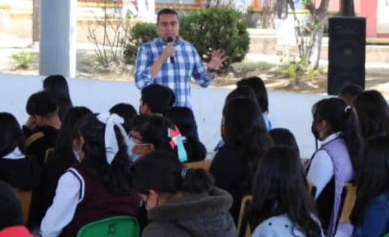 Combaten "sexting" en escuelas de ZM