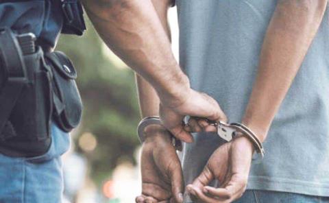 Baleó a su mamá      
 Baleó a su mamá