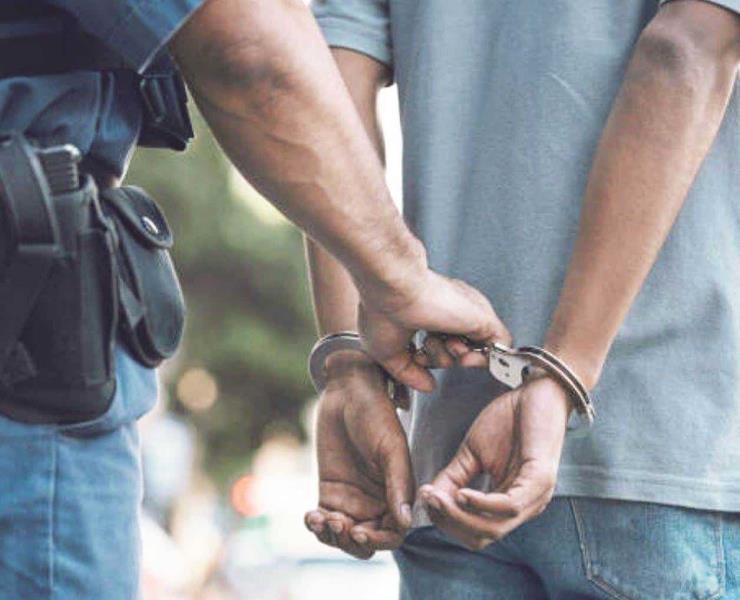 Baleó a su mamá      
 Baleó a su mamá