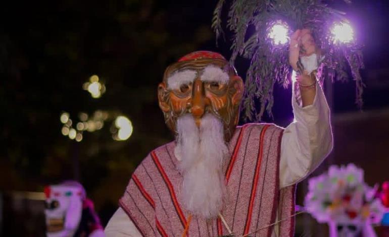 Comparsa de Matlapa lleva el espíritu del Xantolo a Cedral