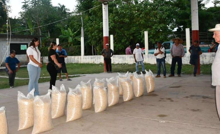 Continúa la entrega de apoyos a familias afectadas